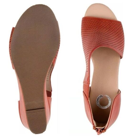 Journee Collection - Women's Aretha Wedge - Picture 3 of 16